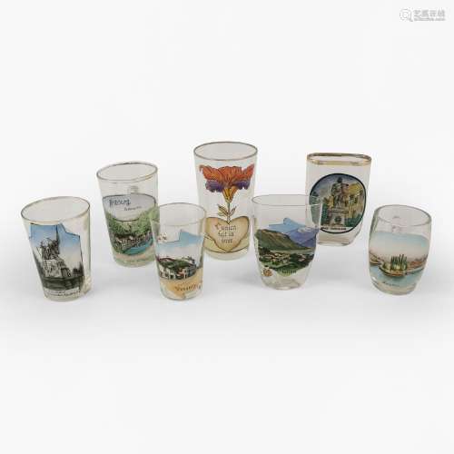 Collection de sept verres à décor de vues de Suisse<br />
Ve...