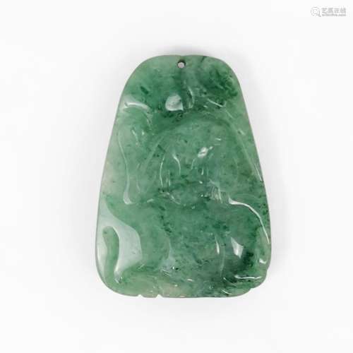 Pendentif, Chine<br />
Jade sculpté à décor de fruits, L 5 c...