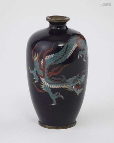 Vase balustre, Japon, époque Meiji, circa 1900<br />
Cuivre ...