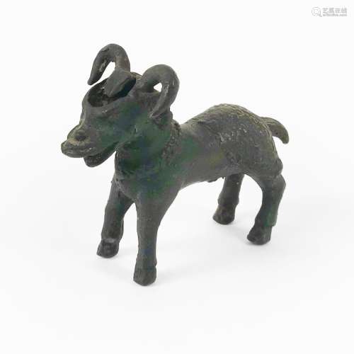 Bouc, Indonésie<br />
Bronze, L 14,5 cm