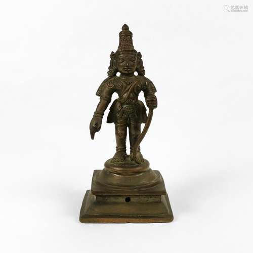 Statuette figurant une divinité, Inde<br />
Bronze, H 18,5 c...