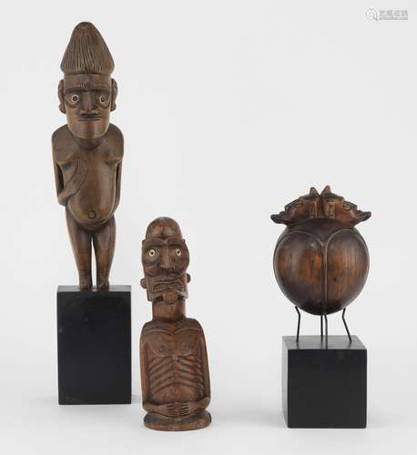 Suite de trois statuettes, Ile de Pâques, culture Rapa Nui<b...