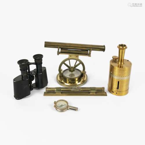 Instruments de mesures et optiques, XIXe-XXe s<br />
Laiton ...