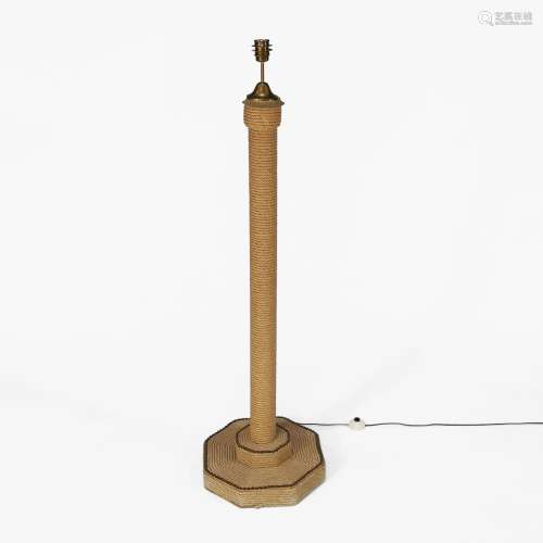Lampe de parquet, XXe s<br />
Laiton et corde, H 130 cm