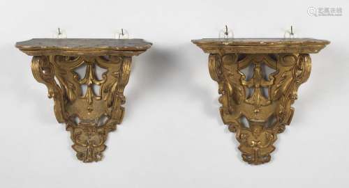 Paire de consoles d'applique de style Louis XIV<br />
Bois s...