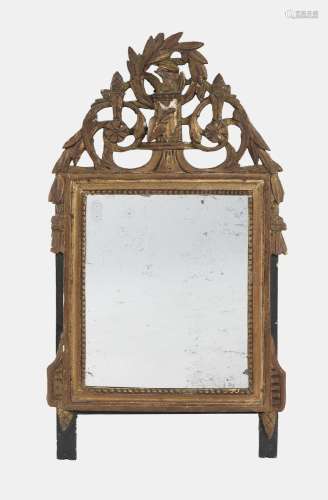 Petit miroir Louis XVI à fronton <br />
couronne de laurier ...