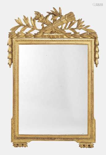 Miroir à fronton d'époque Louis XVI<br />
Bois sculpté et do...