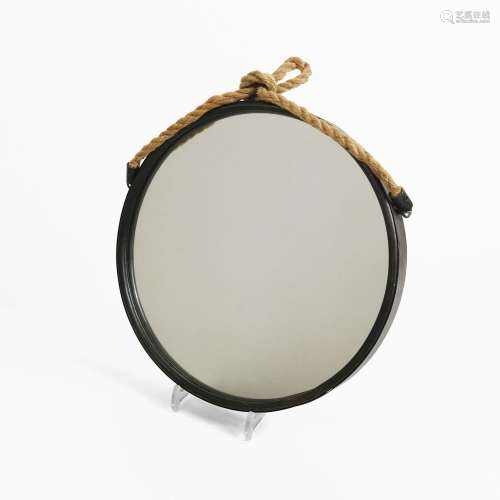 Miroir rond, XXe-XXIe s<br />
Acier, D 36 cm
