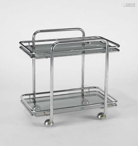 Chariot de service moderniste<br />
Deux plateaux, verre fum...