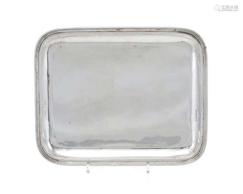 Plateau rectangulaire en argent 800, Italie, XXe s., à décor...