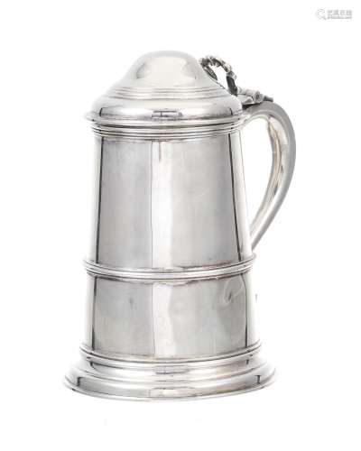 Chope couverte cylindrique en argent, James Dixon & Sons...