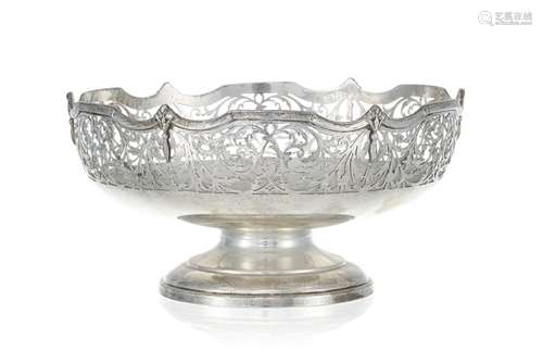 Coupe sur piédouche en argent, Barker Brothers Silver Ltd, B...