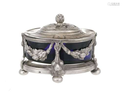 Saleron ovale en argent et verre bleu cobalt, Paris, 1775-17...