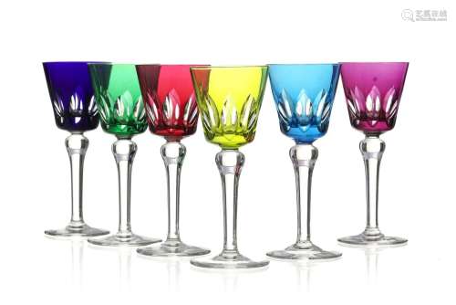 Suite de 6 verres à vin du Rhin en cristal coloré Saint-Loui...