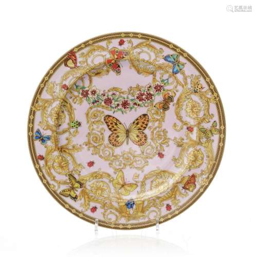 Plat en porcelaine Rosenthal, pour Versace, à décor de papil...