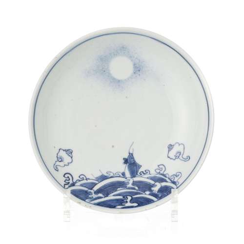 Assiette en porcelaine, Chine, probablement dynastie Ming, d...