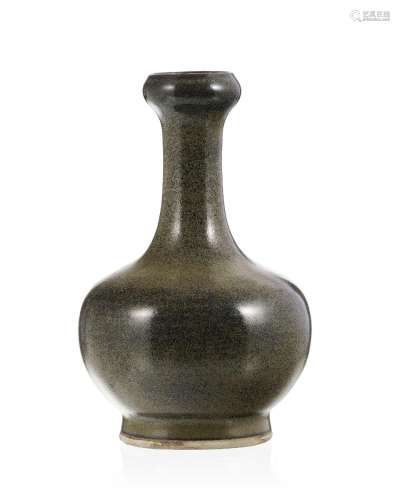 Vase en céramique à glaçure poussière de thé, Chine, dynasti...