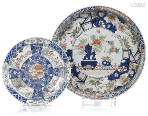 Plat et assiette en porcelaine famille verte, Chine, dynasti...