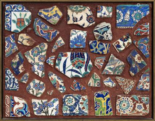 Groupe de carreaux en céramique d'Iznik, comprenant des moti...