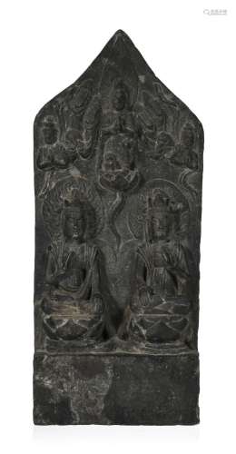 Stèle bouddhique en pierre avec divinités, Chine, XXe s., de...