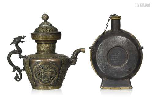 2 récipients à chang (bière) en divers métaux, Tibet, XVIII-...