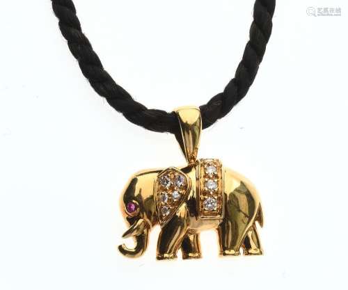 PENDENTIF "Elephant" en or jaune 750/°°, les yeux ...