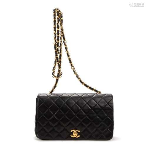 CHANEL - SAC modèle "Mademoiselle" en cuir matelas...