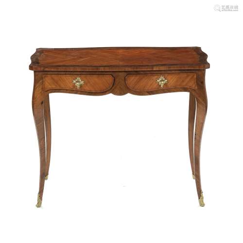 Table d'appoint de style Louis XV, XIXe s., en placage de bo...