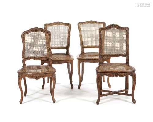 Ensemble de 4 chaises de style et d'époque Louis XV, en bois...