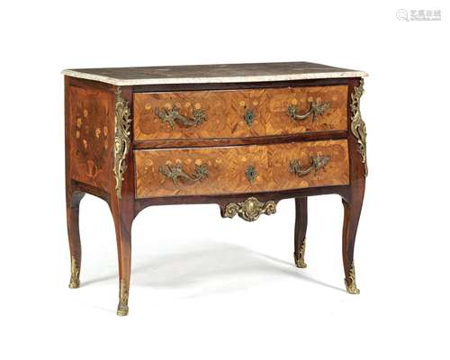 Commode d'époque Louis XV estampillée IB HEDOUIN, en placage...