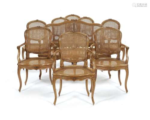 Salon d'époque Louis XV, comprenant 1 canapé, 5 chaises et 3...