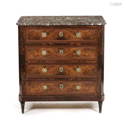 Commode, XIXe s., en placage de loupe de noyer, ouvrant par ...