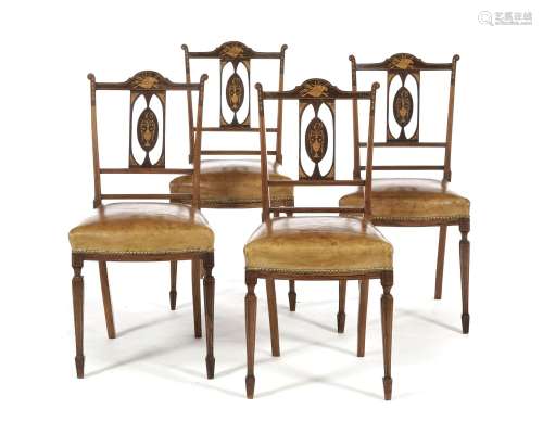 Suite de 4 chaises, Angleterre, XIXe s., en acajou et marque...