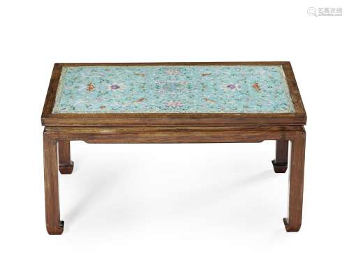 Table basse, Chine, probablement dynastie Qing, en bois natu...