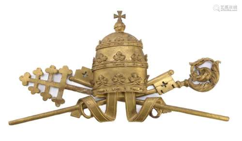 VATICAN COAT OF ARMS IN GILTWOOD, LATE 18th CENTURY