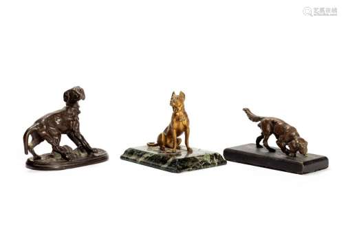 Lot of three bronze sculptures depicting dogs, late 19th - e...