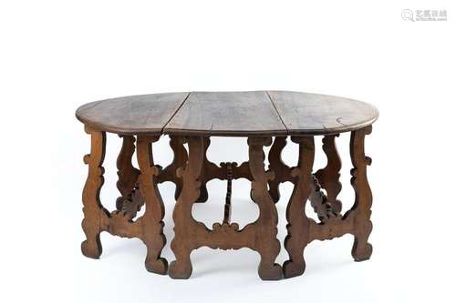 Antique table that can be divided into two half-moon console...