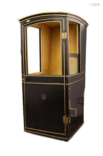 Wooden sedan chair with canvas covering and gilt bronze fini...