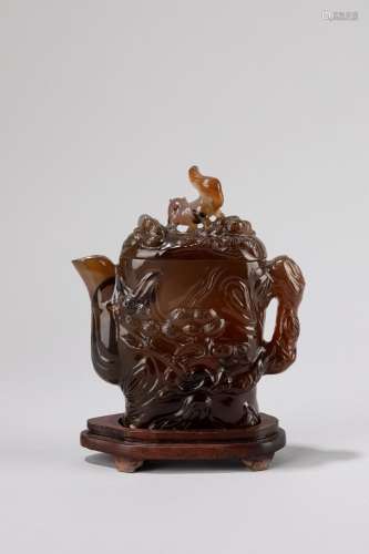Agate teapot, China, 20th century