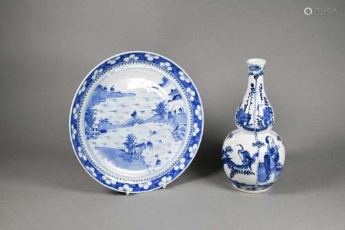 A Chinese Knagxi style double gourd vase to/w blue and white...