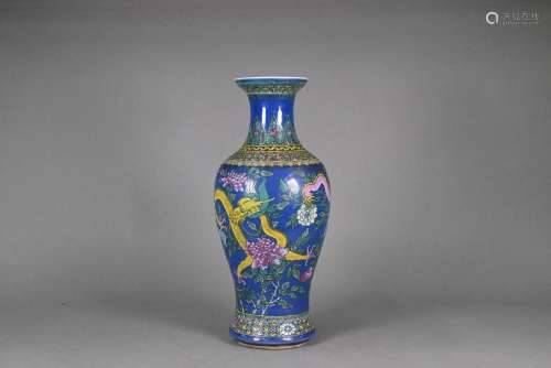 A 19th century Chinese 'Dragon' vase with Qianlong m...