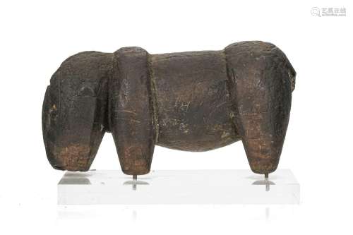 Statuette Dogon représentant un chien, bois à patine brun fo...