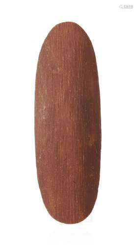 Bouclier aborigène, bois et pigments ocres, Australie, h. 71...