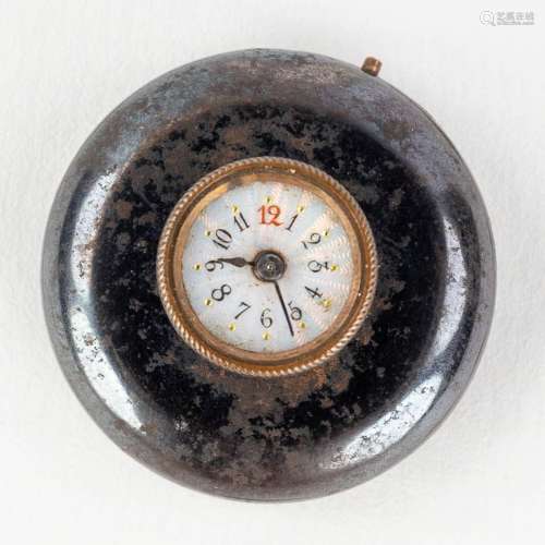 A buttonhole clock, pocket watch movement. Circa 1900. (D: 0...