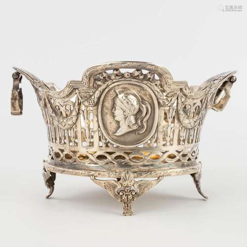 A small ajoured bowl with an image of Minerva, silver, not m...