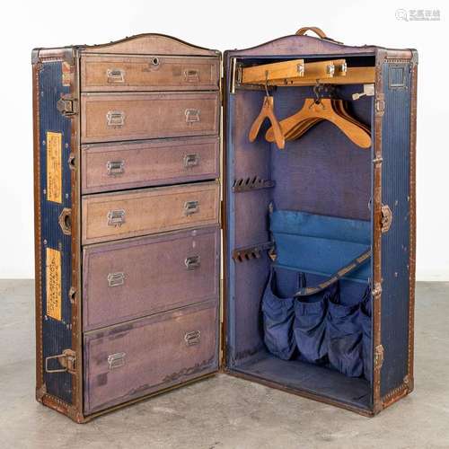 An antique Steamer Trunk 'Innovation'. (L: 50 x W: 59 x H: 1...