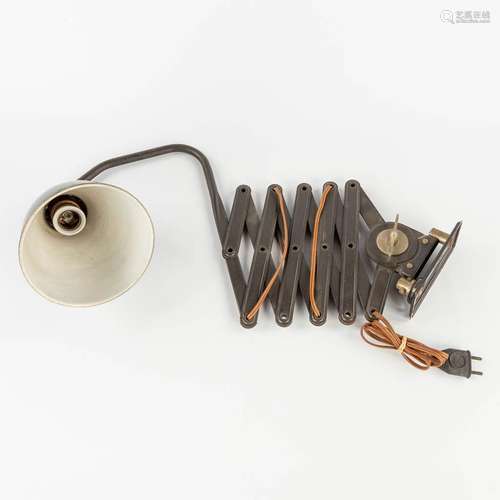 AGI, an accordion wall light. Metal. Circa 1940-1950. (W: 56...