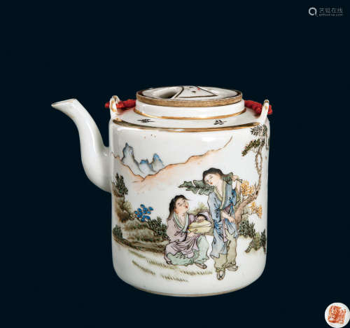 清 粉彩人物纹茶壶