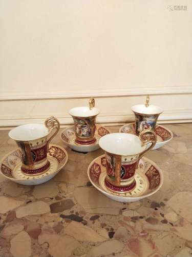 Vienne<br />
Service à café en porcelaine à décor polychrome...