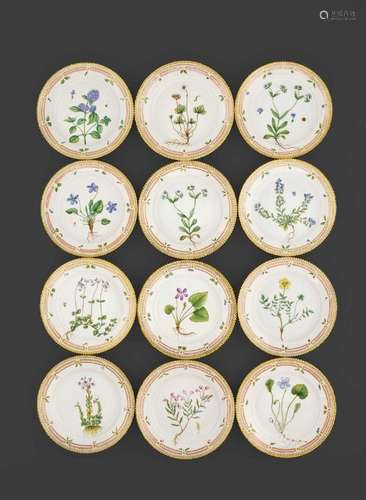 FLORA DANICA, 12 PETITES PLATESRoyal Copenhagen, vers 1980-9...